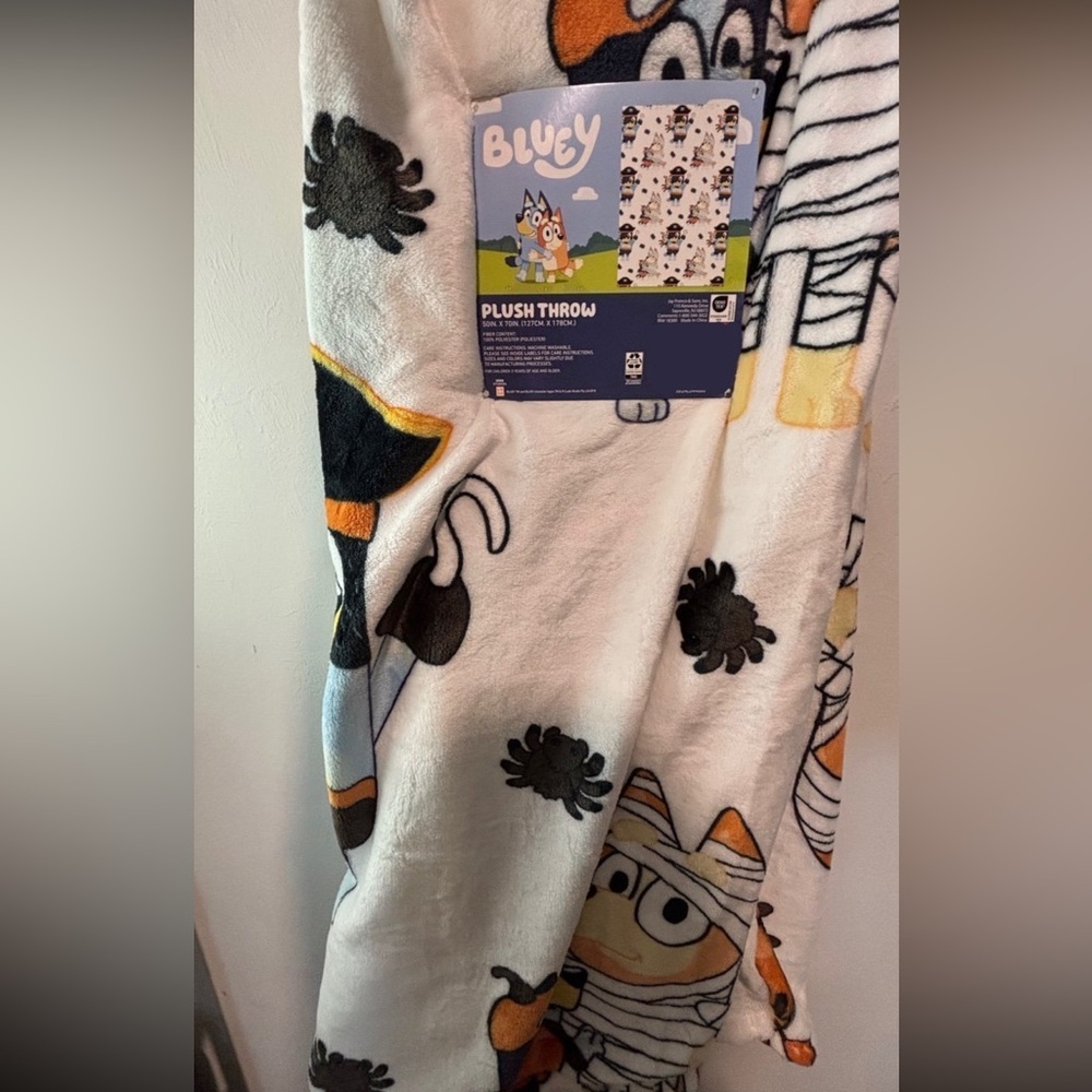 Bluey Halloween blanket